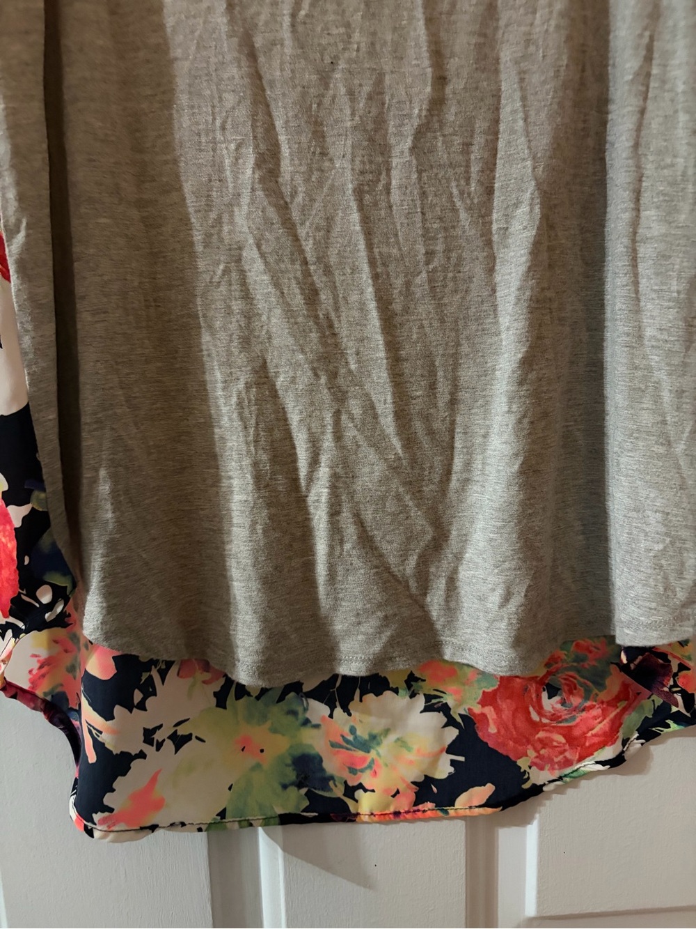 12PM by Mon Ami Women's Mixed Media Grey Floral Tank Top. Size large. - Picture 4 of 8